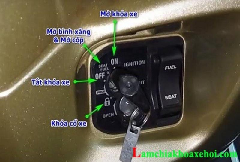 Hinh anh cum khoa smartkey tren xe honda lead hien thi nut bam mo cop